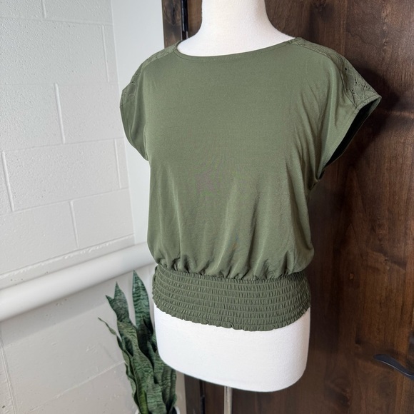 Michael Kors Green Smocked Cap Sleeve Blouse Womens Small - Picture 1 of 8